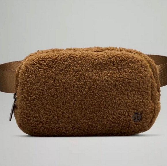 lululemon athletica Handbags - Lululemon Everywhere Fleece Belt Bag in Burnt Caramel NWT